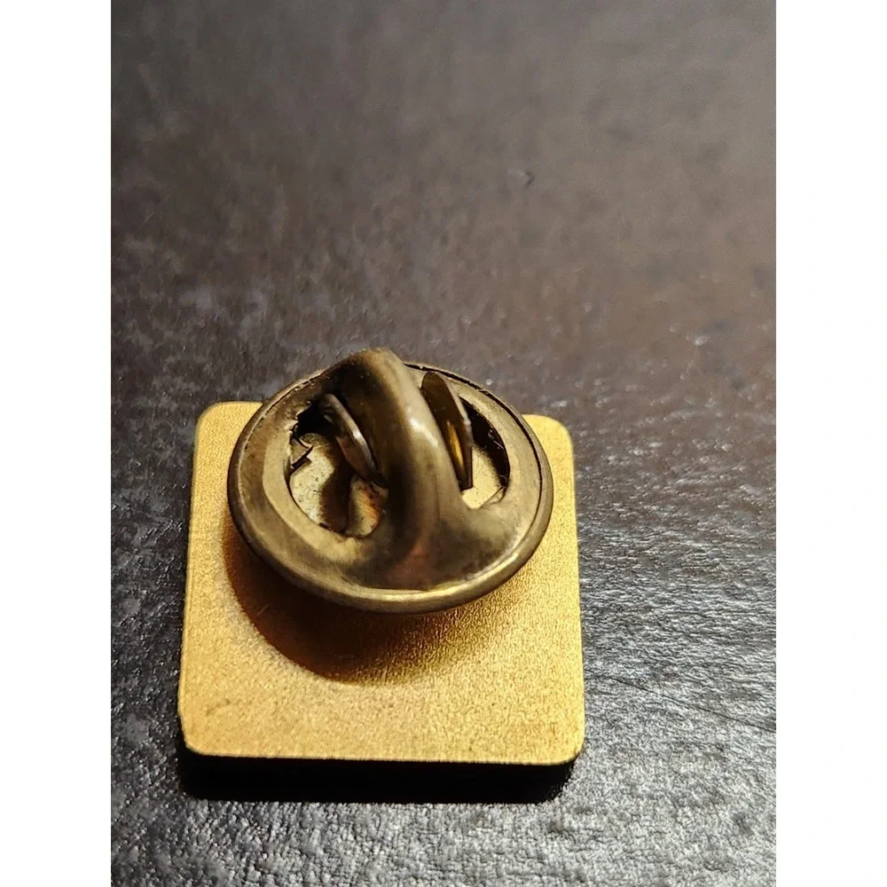 Vintage 1976 Masonic‎ Free & Accepted Masons of Pennsylvania Lapel Pin